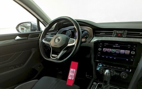 Volkswagen Passat B8 рестайлинг, 2020 год, 2 700 000 рублей, 25 фотография