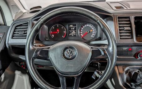 Volkswagen Transporter T6 рестайлинг, 2019 год, 1 720 000 рублей, 21 фотография