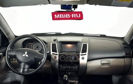 Mitsubishi Pajero Sport II рестайлинг, 2012 год, 1 700 000 рублей, 4 фотография