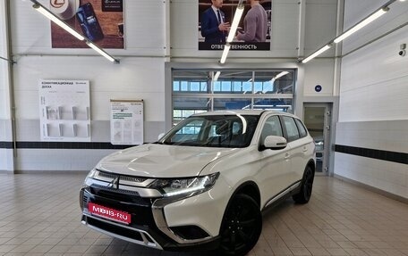 Mitsubishi Outlander III рестайлинг 3, 2021 год, 2 700 000 рублей, 1 фотография