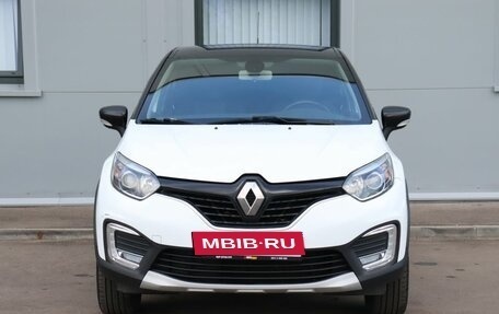 Renault Kaptur I рестайлинг, 2017 год, 1 490 000 рублей, 2 фотография