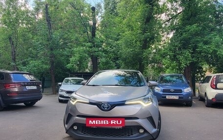 Toyota C-HR I рестайлинг, 2018 год, 2 599 000 рублей, 8 фотография