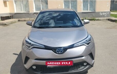 Toyota C-HR I рестайлинг, 2018 год, 2 599 000 рублей, 25 фотография