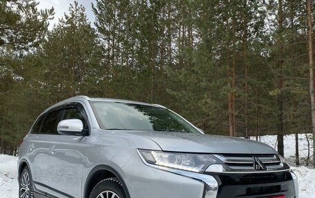 Mitsubishi Outlander III рестайлинг 3, 2018 год, 2 199 000 рублей, 1 фотография