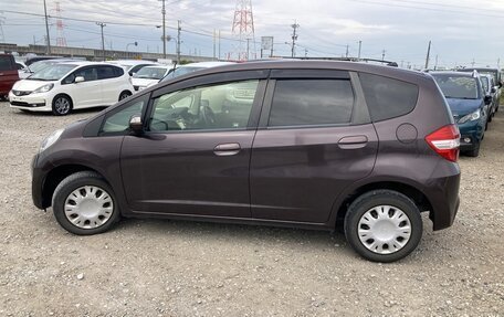 Honda Fit III, 2013 год, 880 000 рублей, 2 фотография