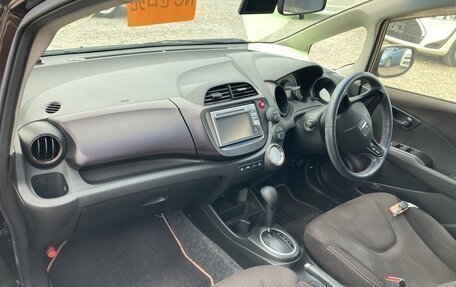 Honda Fit III, 2013 год, 880 000 рублей, 11 фотография