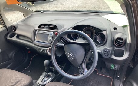 Honda Fit III, 2013 год, 880 000 рублей, 16 фотография