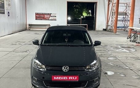 Volkswagen Polo VI (EU Market), 2012 год, 750 000 рублей, 1 фотография