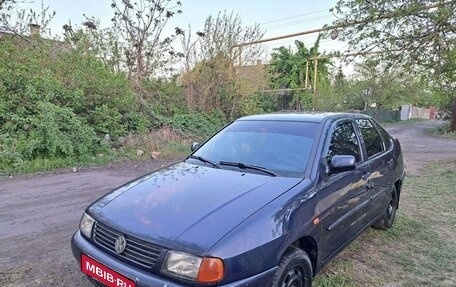 Volkswagen Polo III рестайлинг, 1997 год, 250 000 рублей, 1 фотография