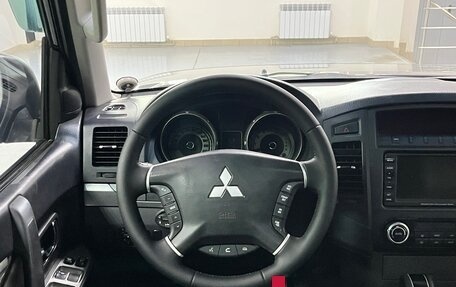 Mitsubishi Pajero IV, 2011 год, 1 983 000 рублей, 13 фотография