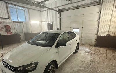 Volkswagen Polo VI (EU Market), 2015 год, 680 000 рублей, 1 фотография