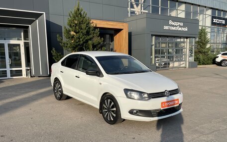 Volkswagen Polo VI (EU Market), 2015 год, 590 000 рублей, 3 фотография