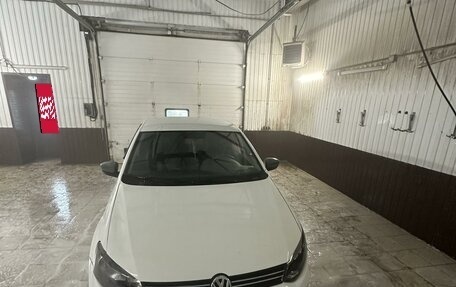 Volkswagen Polo VI (EU Market), 2015 год, 680 000 рублей, 2 фотография