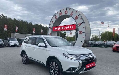 Mitsubishi Outlander III рестайлинг 3, 2018 год, 2 362 000 рублей, 1 фотография