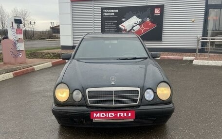 Mercedes-Benz E-Класс, 1997 год, 115 000 рублей, 3 фотография