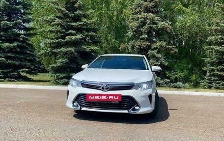 Toyota Camry, 2017 год, 2 650 000 рублей, 4 фотография