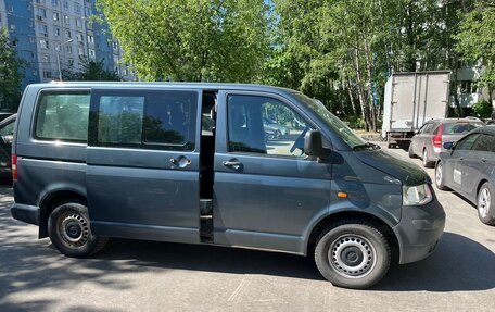 Volkswagen Transporter T5 рестайлинг, 2004 год, 900 000 рублей, 1 фотография