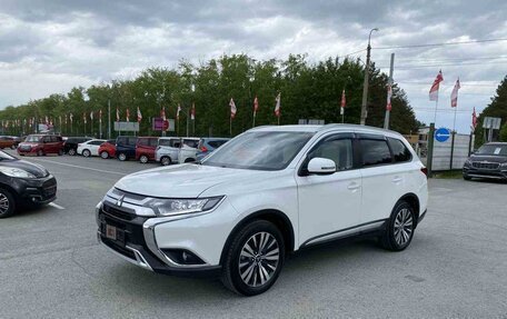 Mitsubishi Outlander III рестайлинг 3, 2018 год, 2 362 000 рублей, 3 фотография