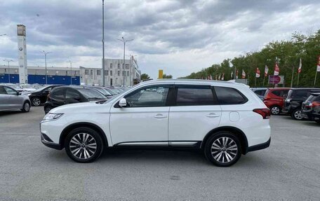 Mitsubishi Outlander III рестайлинг 3, 2018 год, 2 362 000 рублей, 4 фотография