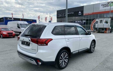 Mitsubishi Outlander III рестайлинг 3, 2018 год, 2 362 000 рублей, 8 фотография