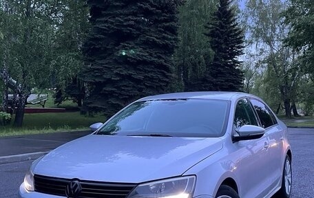 Volkswagen Jetta VI, 2012 год, 940 000 рублей, 4 фотография