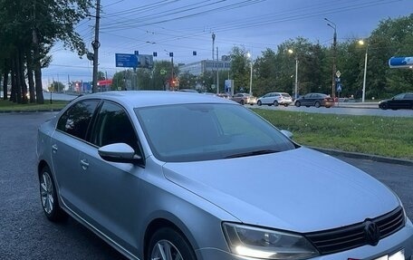 Volkswagen Jetta VI, 2012 год, 940 000 рублей, 3 фотография