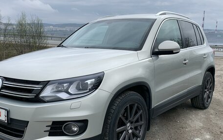 Volkswagen Tiguan I, 2011 год, 1 330 000 рублей, 2 фотография