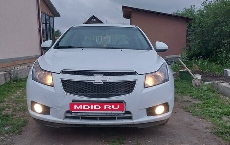 Chevrolet Cruze II, 2011 год, 700 000 рублей, 3 фотография