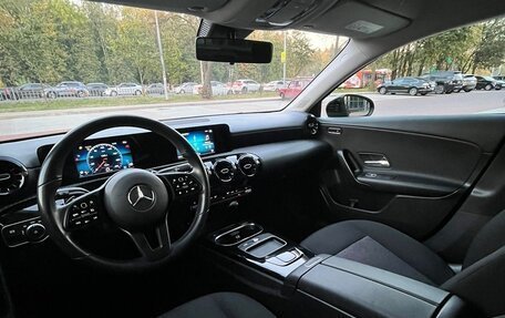 Mercedes-Benz A-Класс, 2019 год, 2 500 000 рублей, 7 фотография