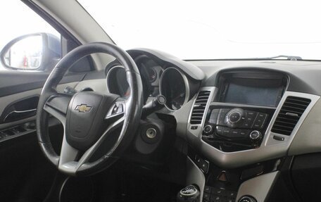 Chevrolet Cruze II, 2011 год, 620 000 рублей, 9 фотография