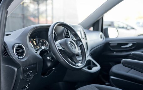 Mercedes-Benz V-Класс, 2019 год, 4 800 000 рублей, 9 фотография