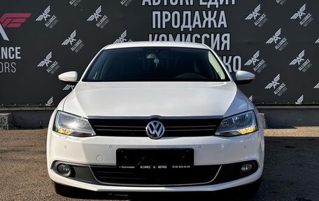 Volkswagen Jetta VI, 2013 год, 1 420 000 рублей, 2 фотография