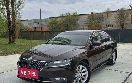 Skoda Superb III рестайлинг, 2016 год, 1 990 000 рублей, 6 фотография