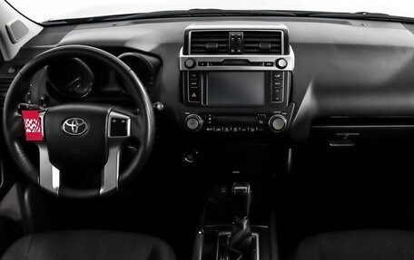 Toyota Land Cruiser Prado 150 рестайлинг 2, 2015 год, 4 499 000 рублей, 14 фотография