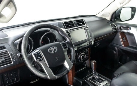Toyota Land Cruiser Prado 150 рестайлинг 2, 2015 год, 3 229 585 рублей, 11 фотография