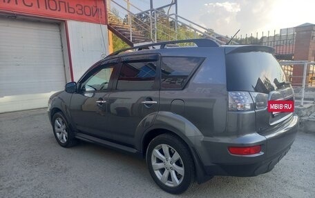 Mitsubishi Outlander III рестайлинг 3, 2011 год, 1 560 000 рублей, 4 фотография