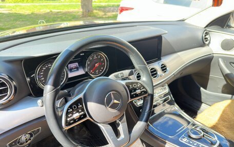 Mercedes-Benz E-Класс, 2018 год, 3 050 000 рублей, 4 фотография