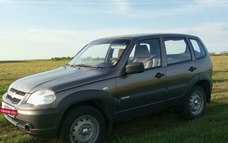 Chevrolet Niva I рестайлинг, 2014 год, 680 000 рублей, 2 фотография