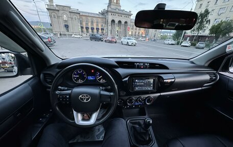 Toyota Hilux VIII, 2019 год, 3 800 000 рублей, 4 фотография