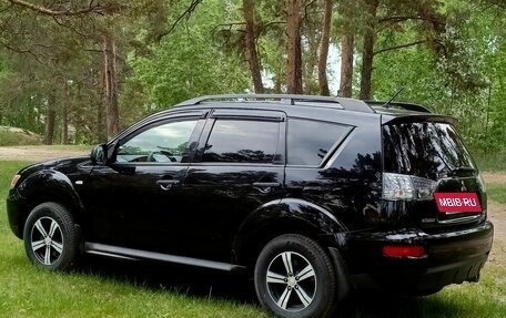 Mitsubishi Outlander III рестайлинг 3, 2012 год, 1 550 000 рублей, 4 фотография