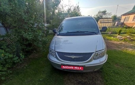 Chrysler Voyager IV, 2003 год, 930 000 рублей, 1 фотография