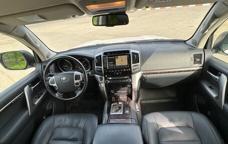 Toyota Land Cruiser 200, 2015 год, 4 950 000 рублей, 24 фотография