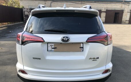 Toyota RAV4, 2018 год, 3 120 000 рублей, 5 фотография