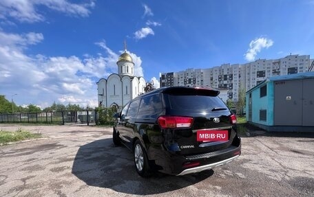 KIA Carnival III, 2018 год, 3 100 000 рублей, 6 фотография