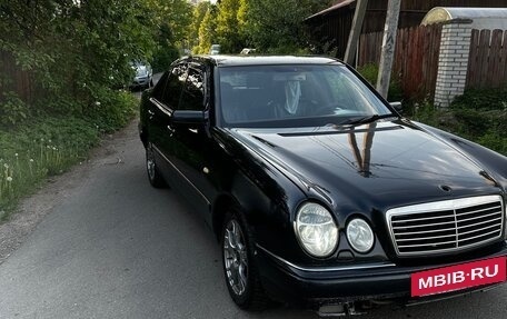 Mercedes-Benz E-Класс, 1998 год, 325 000 рублей, 3 фотография