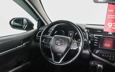 Toyota Camry, 2019 год, 3 140 000 рублей, 14 фотография