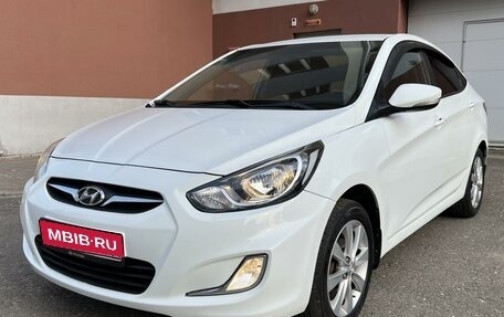 Hyundai Solaris II рестайлинг, 2011 год, 899 000 рублей, 1 фотография