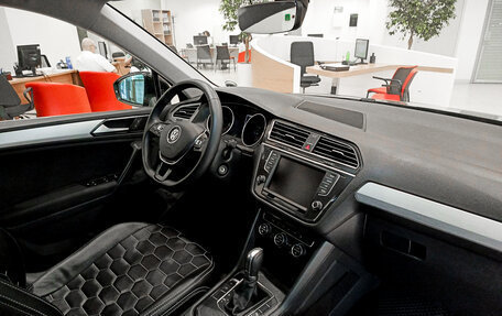 Volkswagen Tiguan II, 2017 год, 2 300 000 рублей, 11 фотография