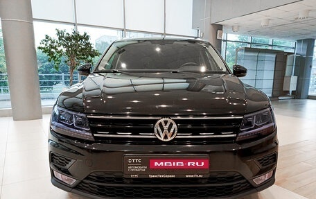 Volkswagen Tiguan II, 2017 год, 2 300 000 рублей, 2 фотография