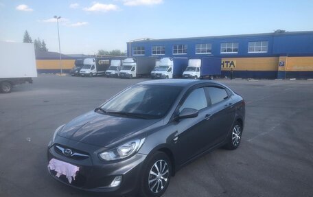 Hyundai Solaris II рестайлинг, 2012 год, 1 150 000 рублей, 1 фотография